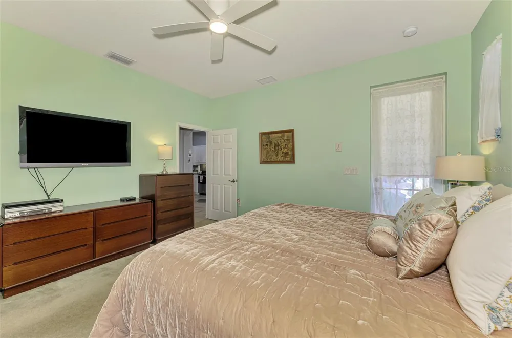 107 WAYFOREST DRIVE Venice, FL 34292