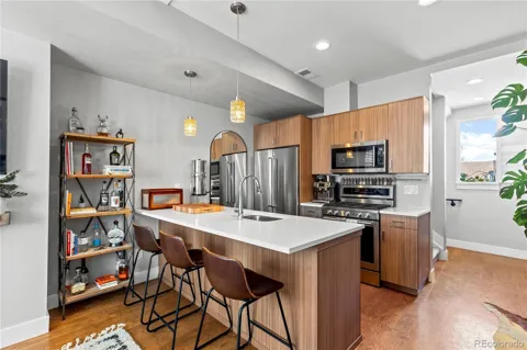 1906 W 38th Avenue