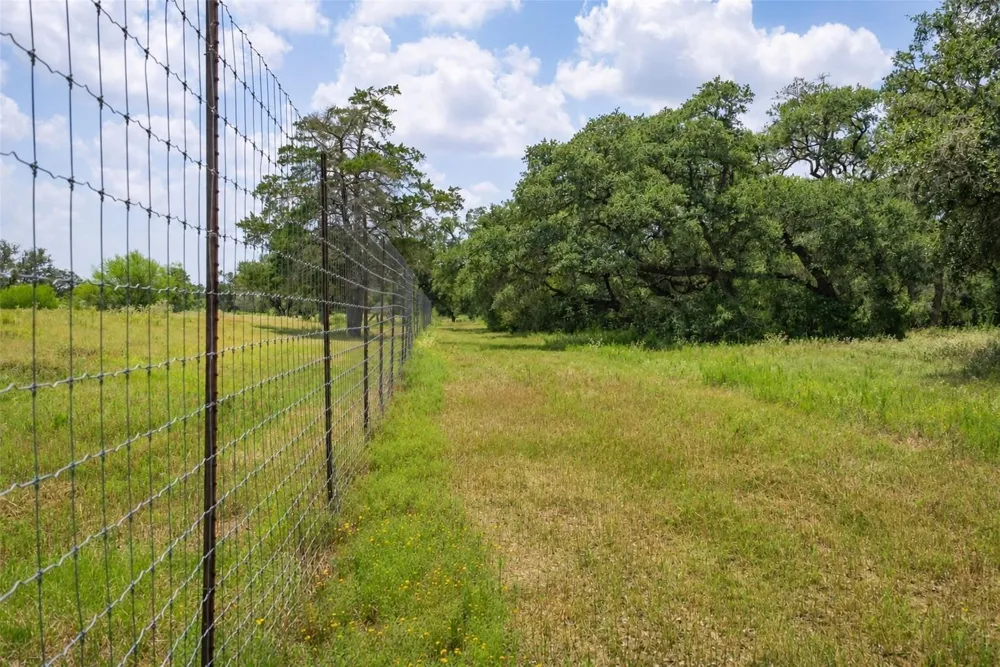 2751 Fm 2434 Columbus, TX 78962