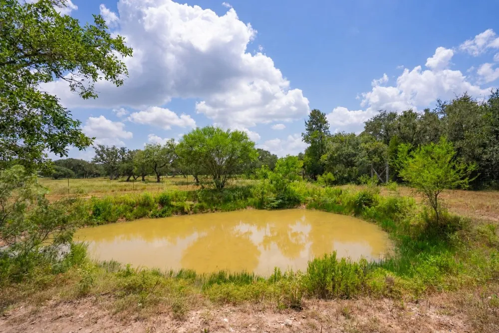 2751 Fm 2434 Columbus, TX 78962