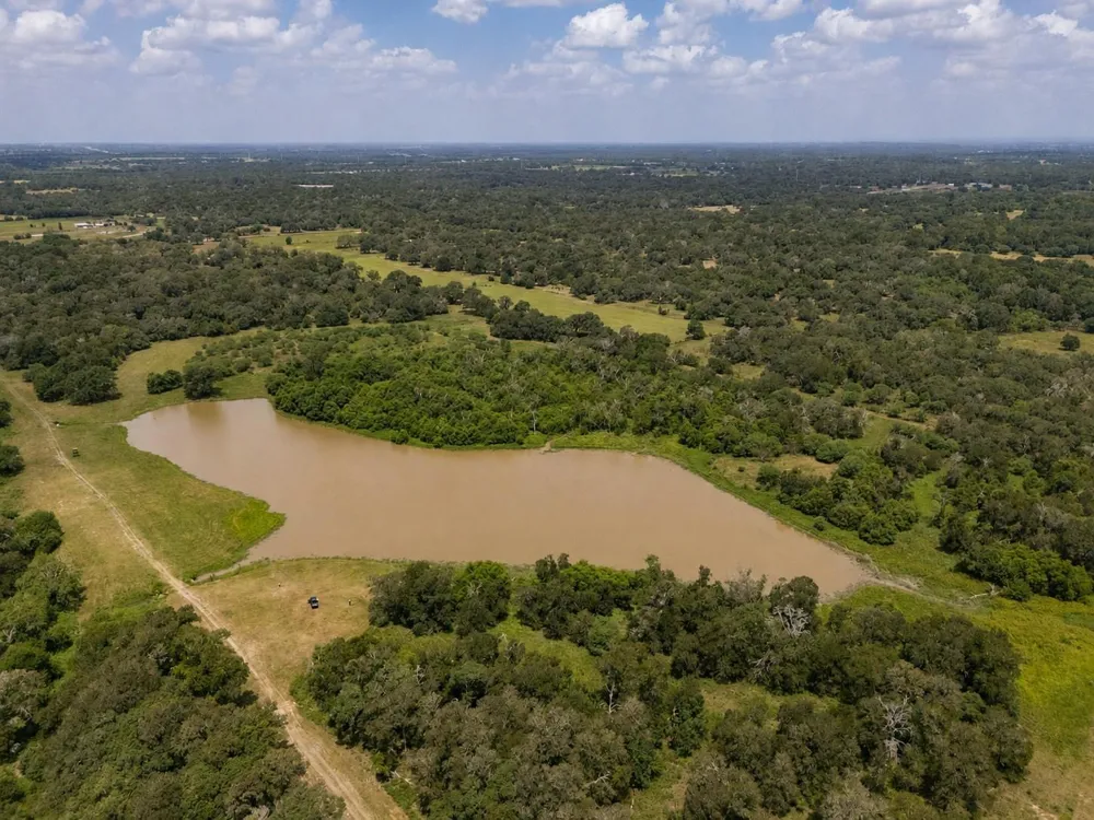 2751 Fm 2434 Columbus, TX 78962