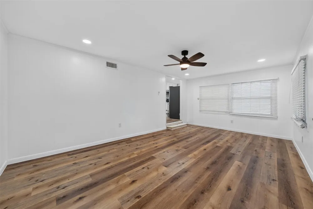 310 Nasturtium Street Lake Jackson, TX 77566