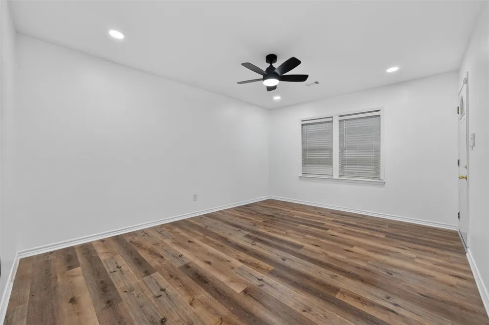 310 Nasturtium Street Lake Jackson, TX 77566