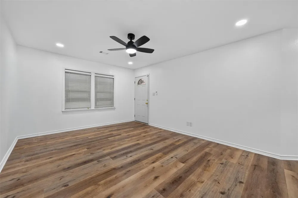310 Nasturtium Street Lake Jackson, TX 77566