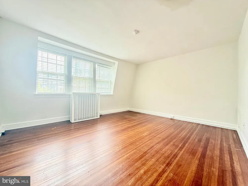 1908 37TH STREET NW Washington, DC 20007