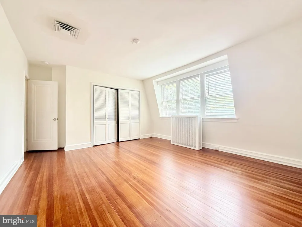 1908 37TH STREET NW Washington, DC 20007