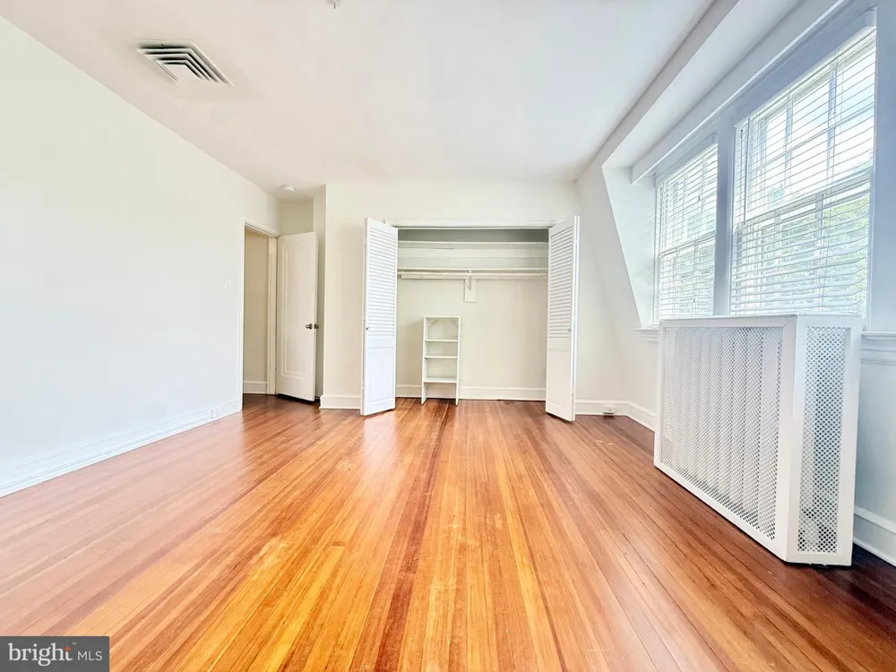 1908 37TH STREET NW Washington, DC 20007