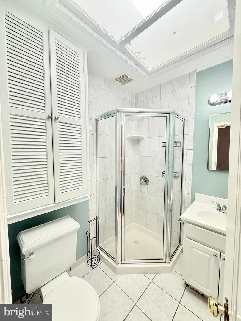 1908 37TH STREET NW Washington, DC 20007
