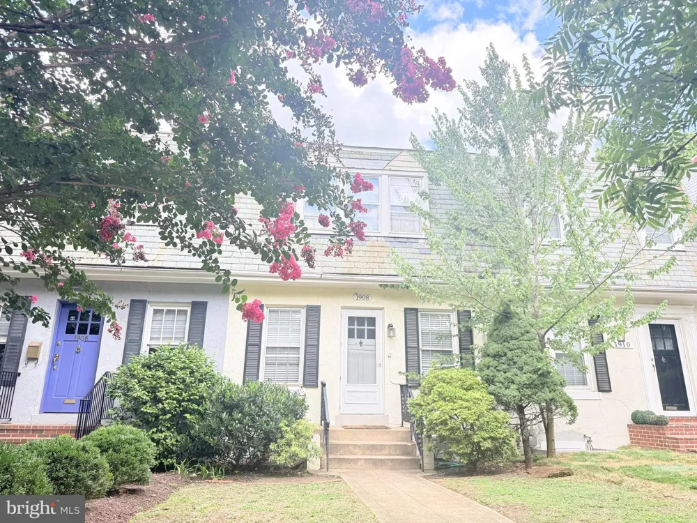 1908 37TH STREET NW Washington, DC 20007