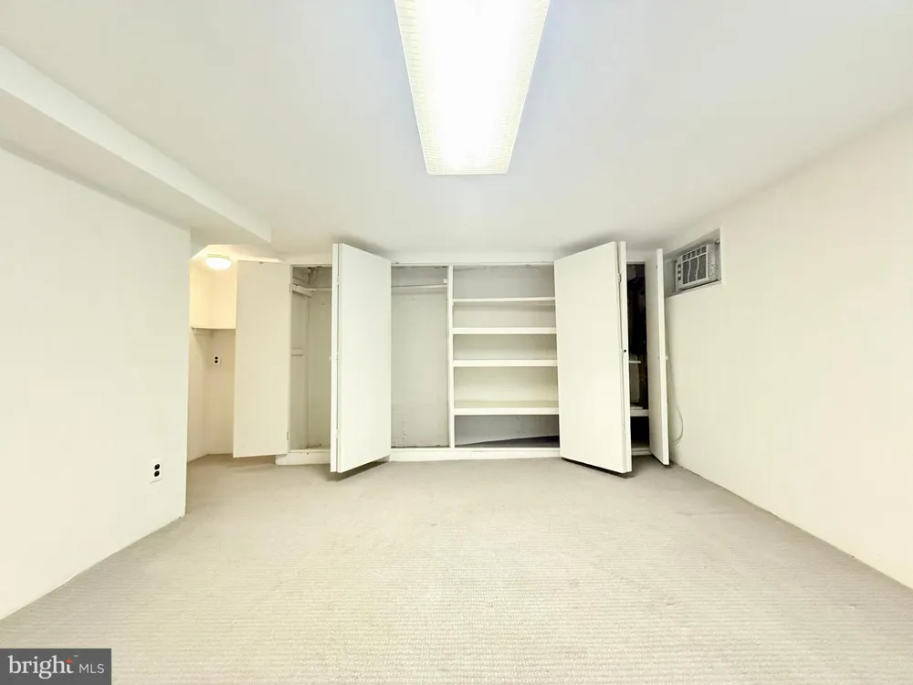 1908 37TH STREET NW Washington, DC 20007
