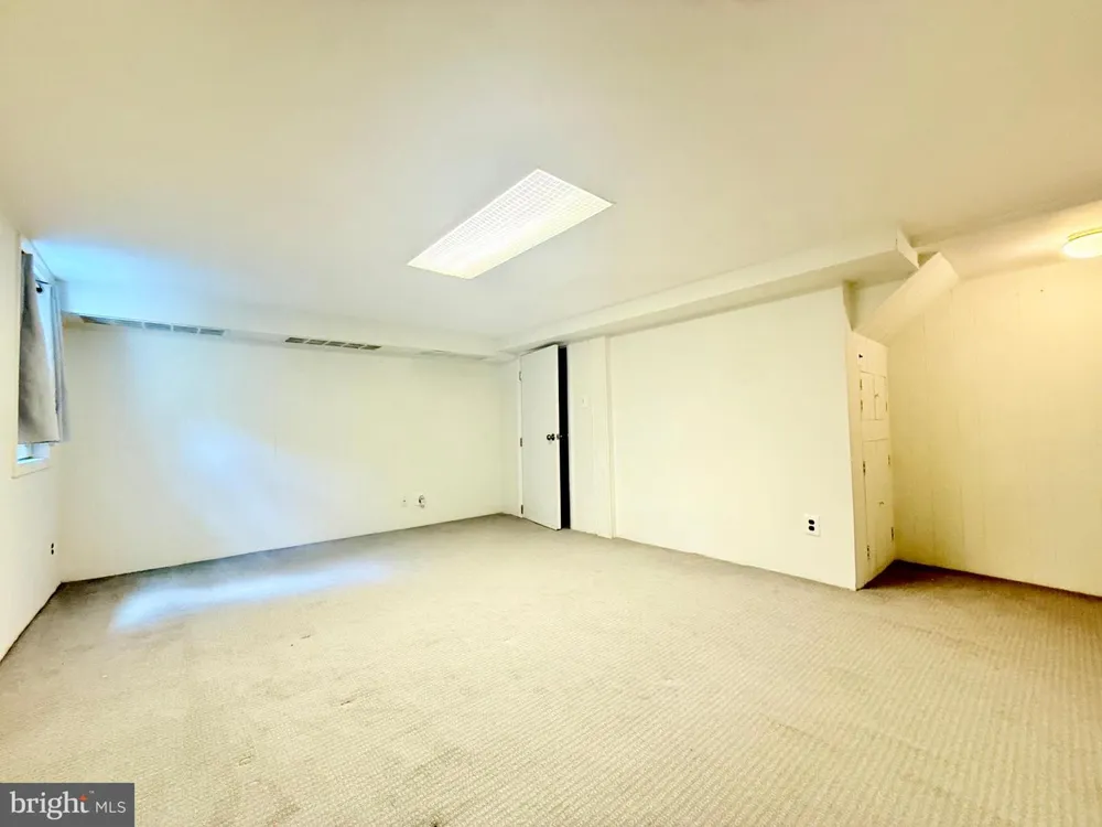1908 37TH STREET NW Washington, DC 20007