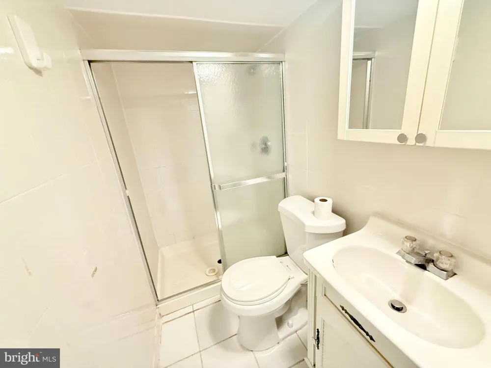 1908 37TH STREET NW Washington, DC 20007