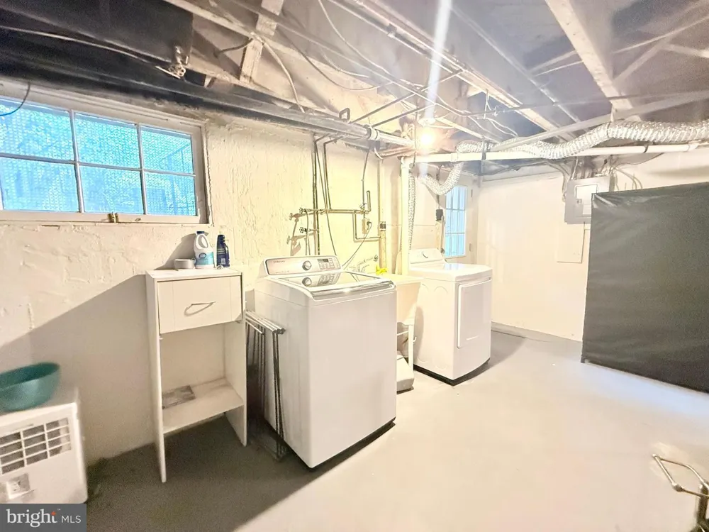 1908 37TH STREET NW Washington, DC 20007