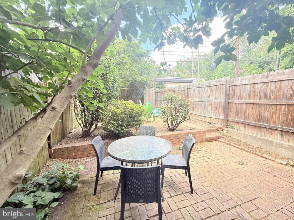1908 37TH STREET NW Washington, DC 20007