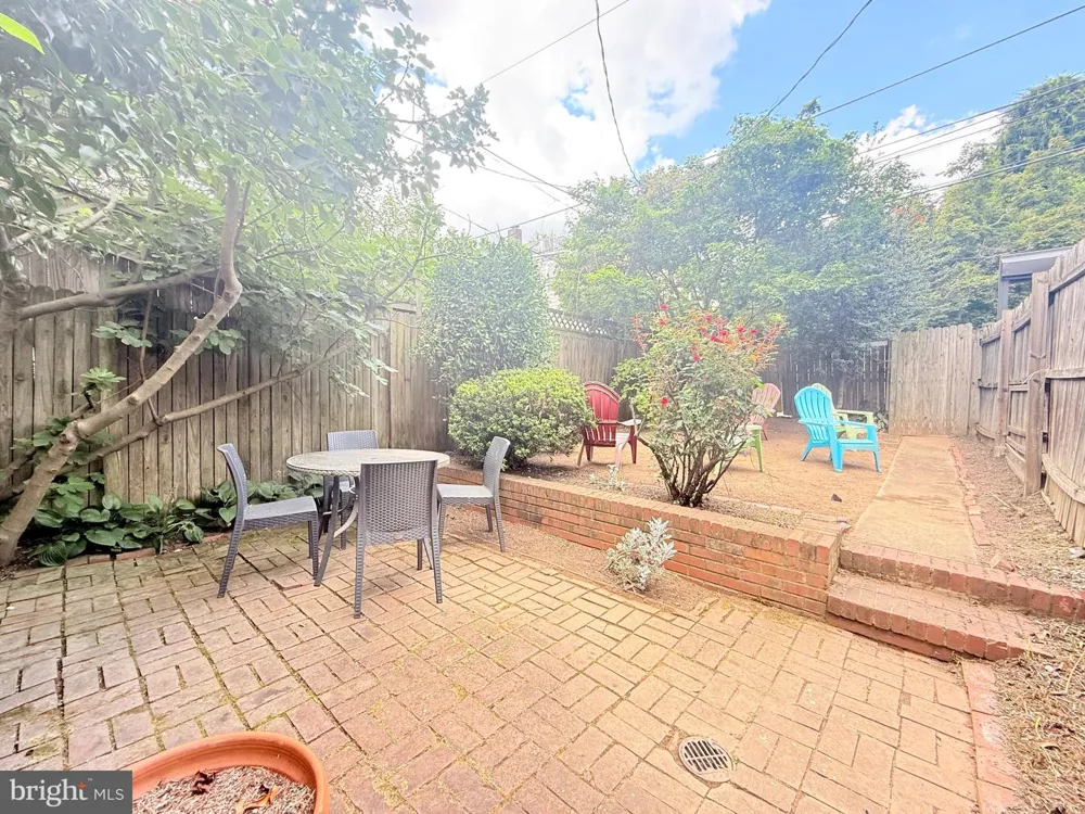 1908 37TH STREET NW Washington, DC 20007