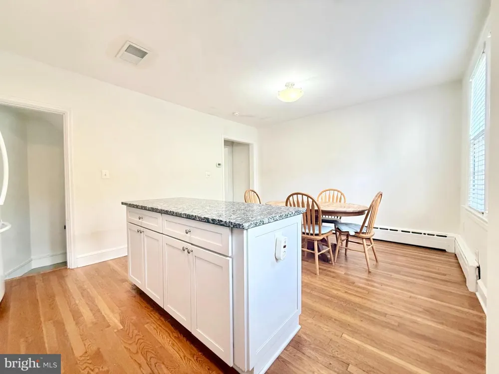 1908 37TH STREET NW Washington, DC 20007