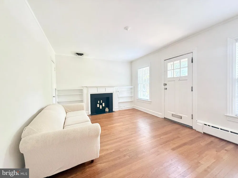 1908 37TH STREET NW Washington, DC 20007