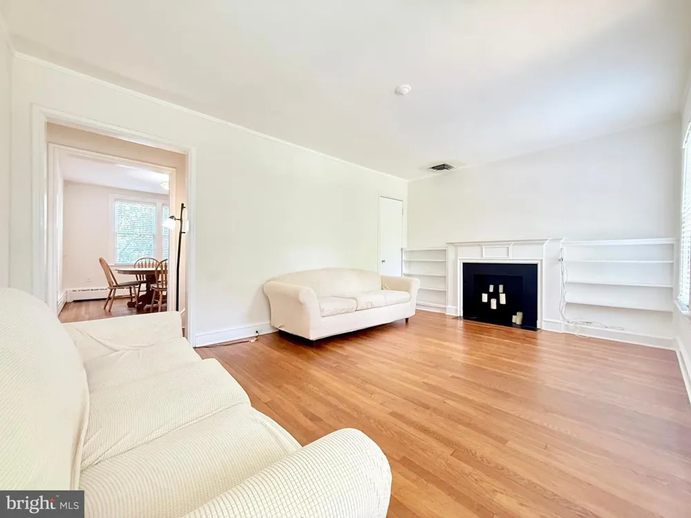 1908 37TH STREET NW Washington, DC 20007