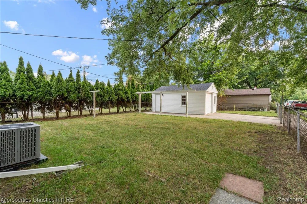 15867 Leona Drive Redford Charter Township, MI 48239