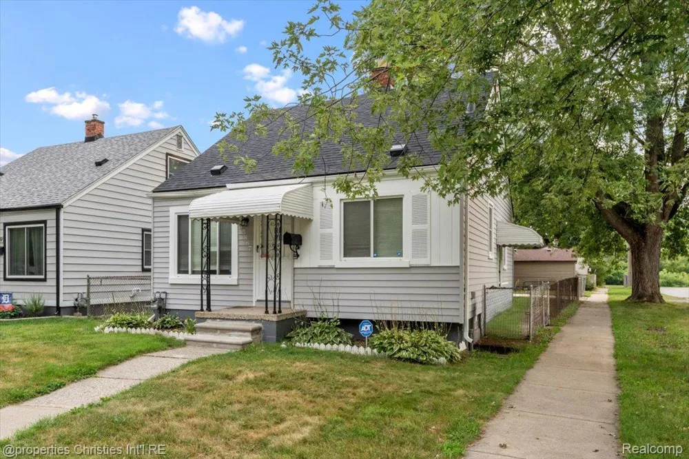 15867 Leona Drive Redford Charter Township, MI 48239