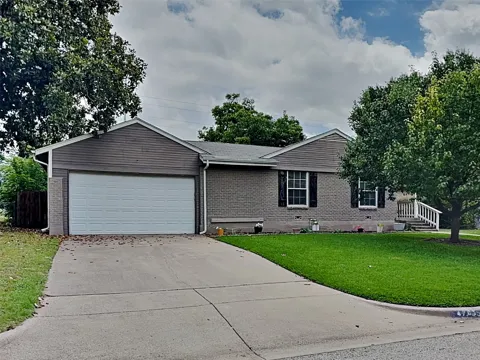 4705 Selkirk Drive