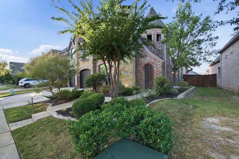 1205 Grant Avenue Lantana, TX 76226