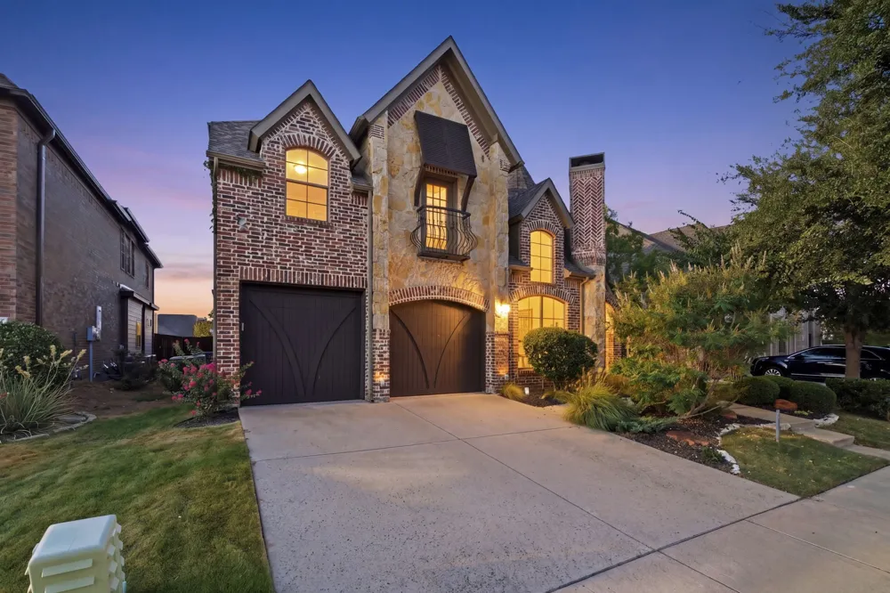 1205 Grant Avenue Lantana, TX 76226