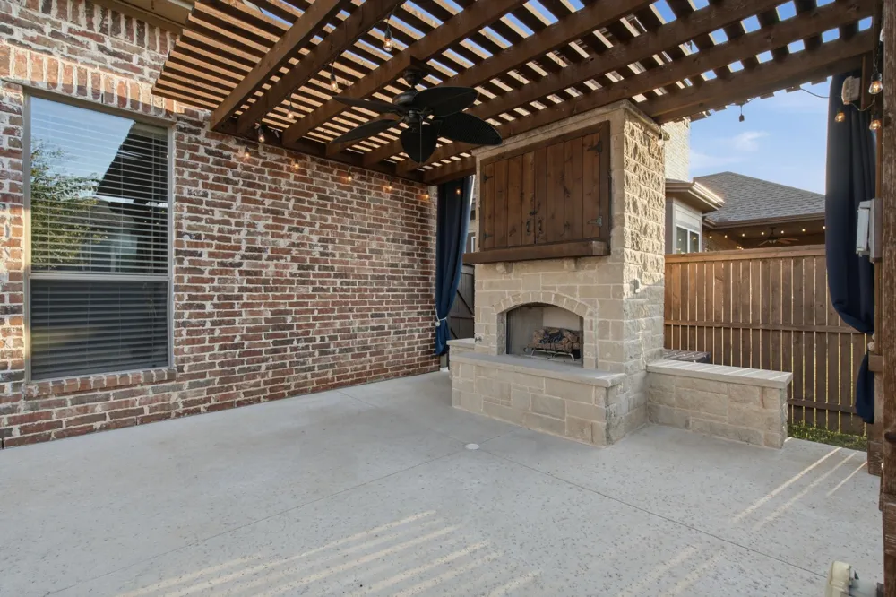 1205 Grant Avenue Lantana, TX 76226
