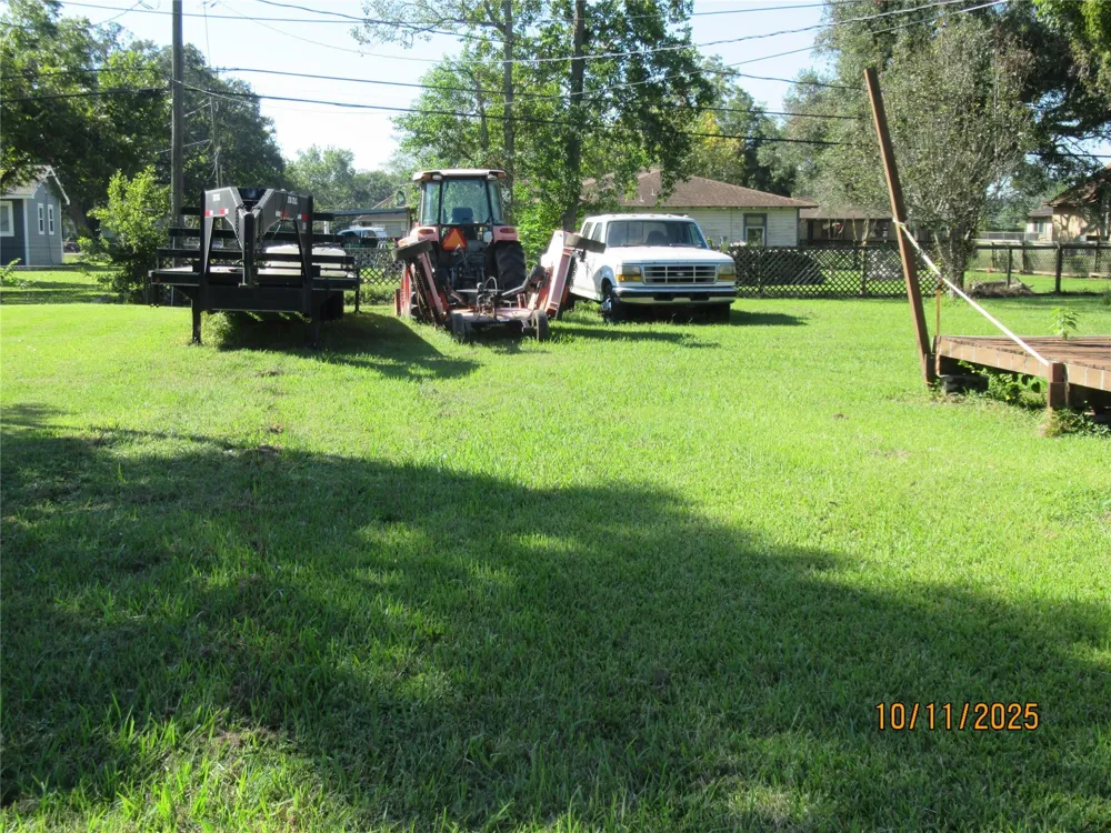 225 Moore Street Richwood, TX 77531