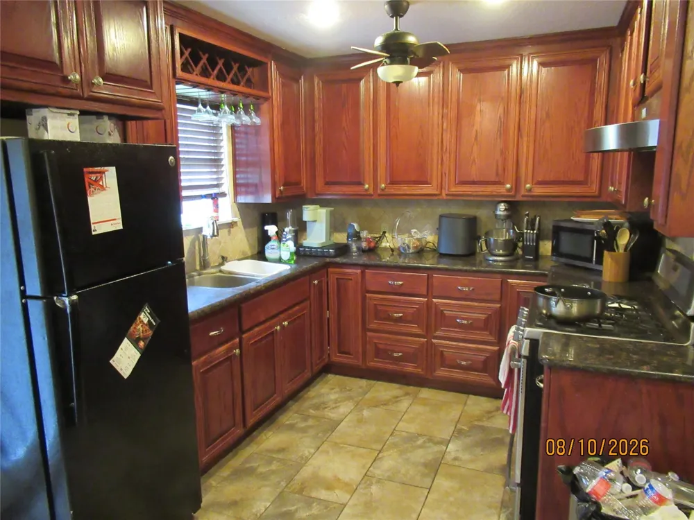 225 Moore Street Richwood, TX 77531