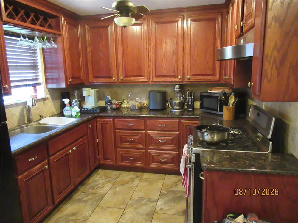 225 Moore Street Richwood, TX 77531