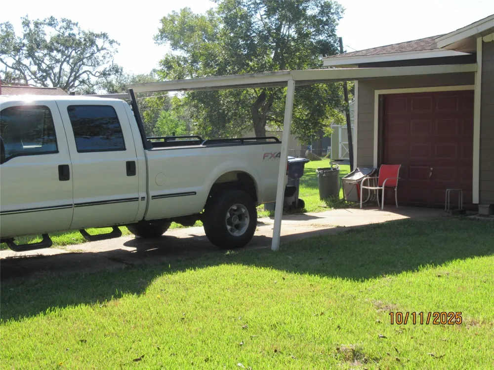 225 Moore Street Richwood, TX 77531
