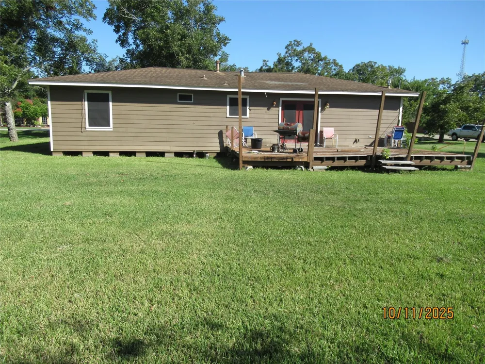 225 Moore Street Richwood, TX 77531