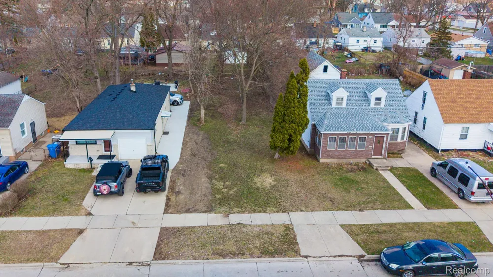 26166 Powers Avenue Dearborn Heights City, MI 48125