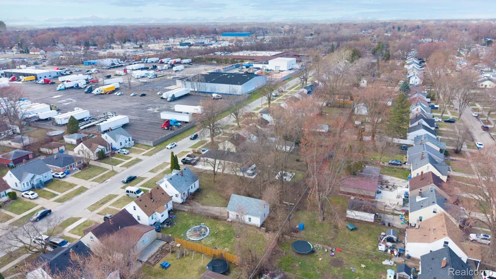 26166 Powers Avenue Dearborn Heights City, MI 48125