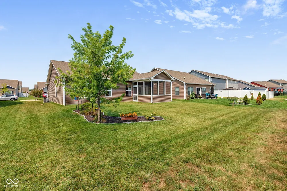 257 Longleaf Lane Greenfield, IN 46140