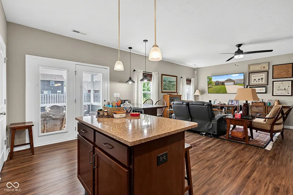 257 Longleaf Lane Greenfield, IN 46140