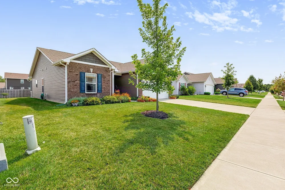 257 Longleaf Lane Greenfield, IN 46140