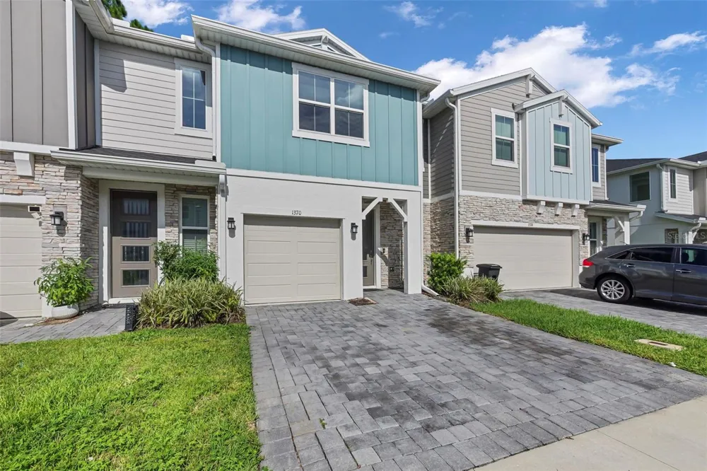 1370 CAPTIVA COVE Sanford, FL 32771