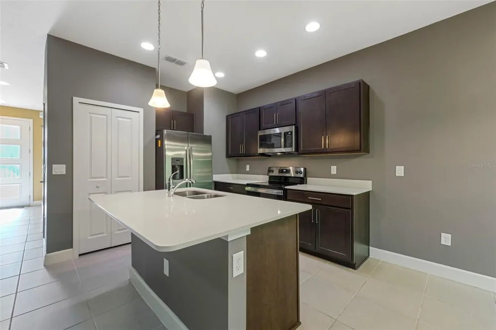 1370 CAPTIVA COVE Sanford, FL 32771
