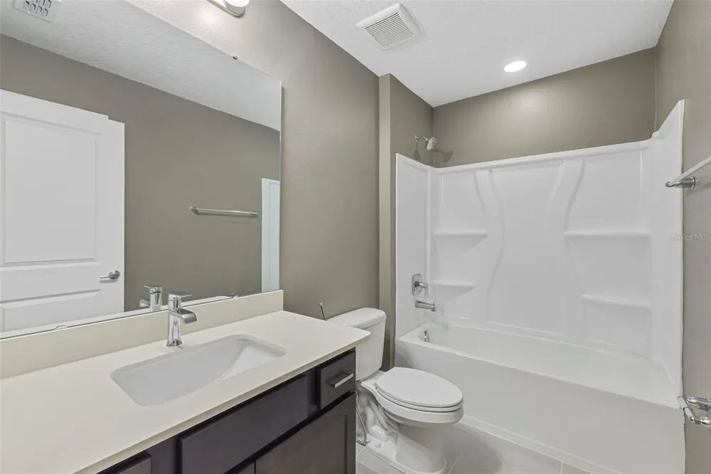 1370 CAPTIVA COVE Sanford, FL 32771
