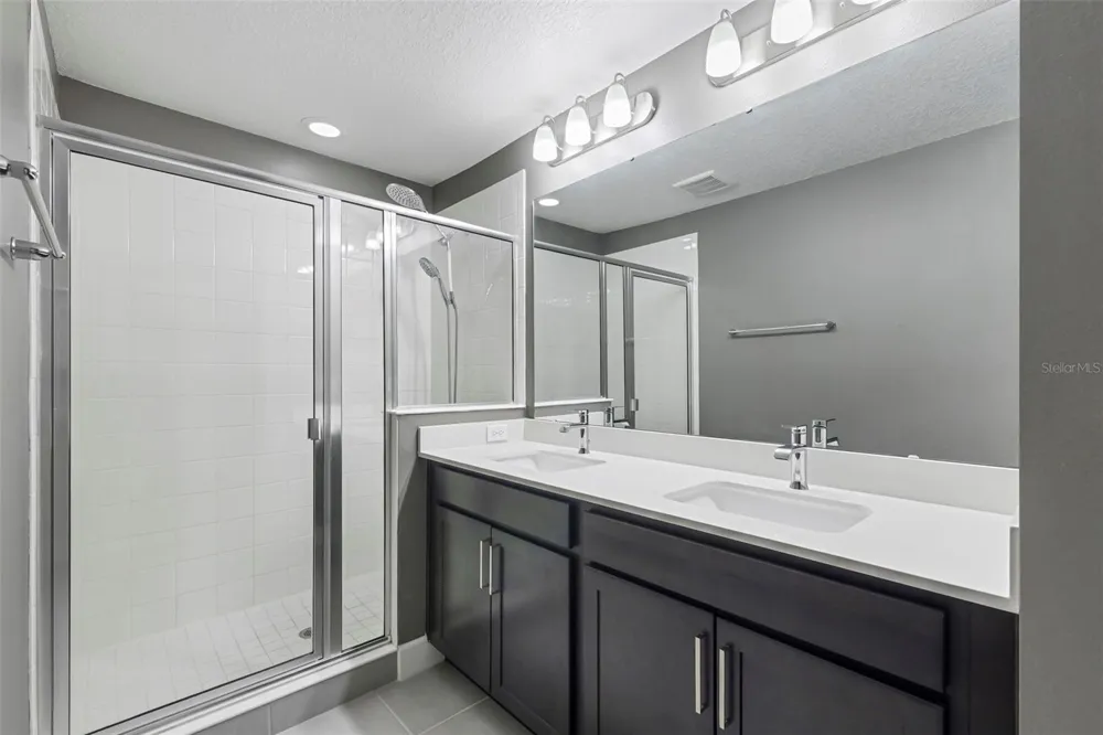 1370 CAPTIVA COVE Sanford, FL 32771