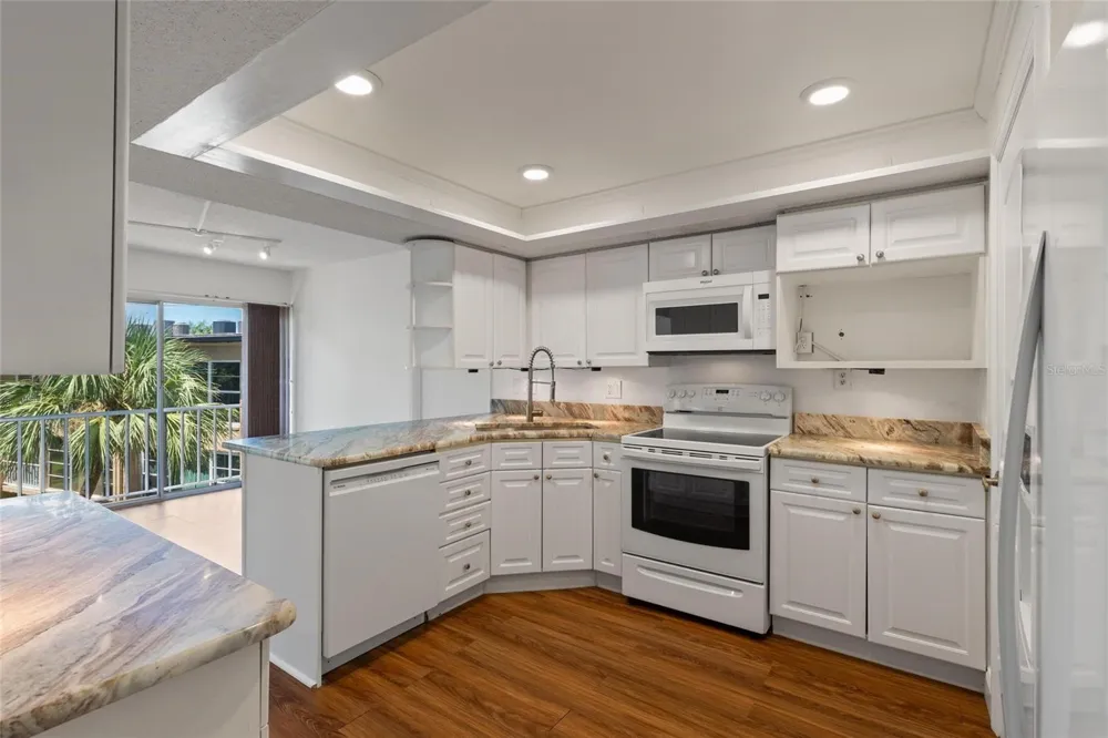 225 COUNTRY CLUB DRIVE #E343 Largo, FL 33771
