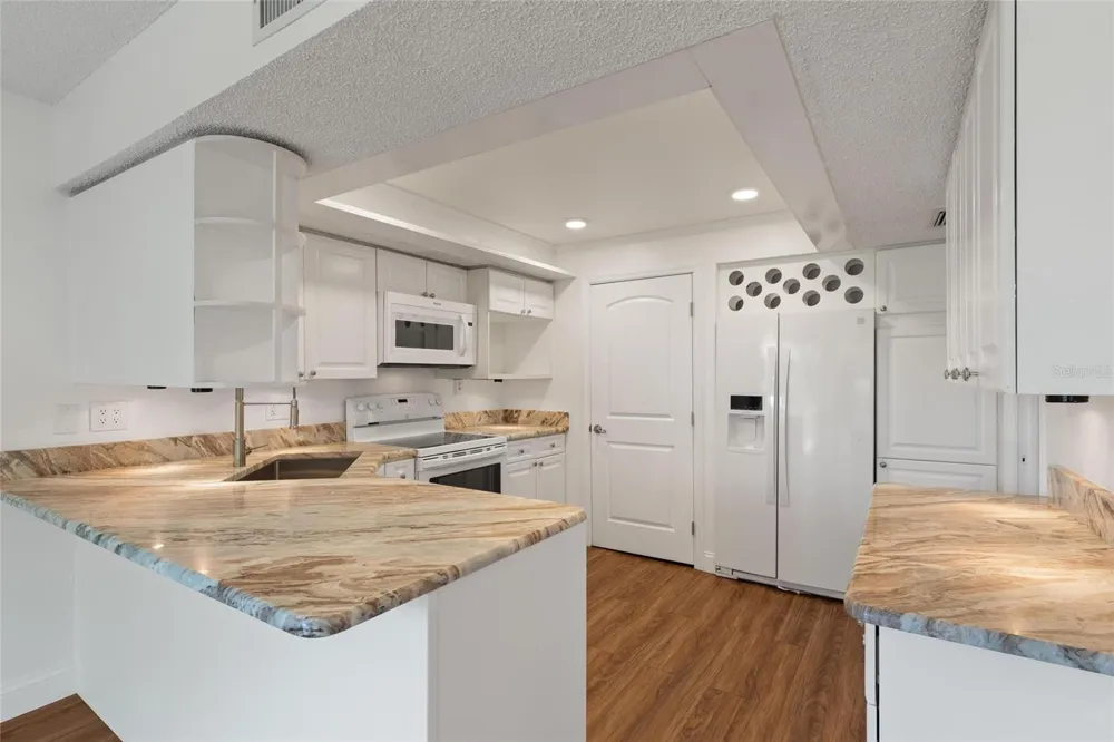 225 COUNTRY CLUB DRIVE #E343 Largo, FL 33771