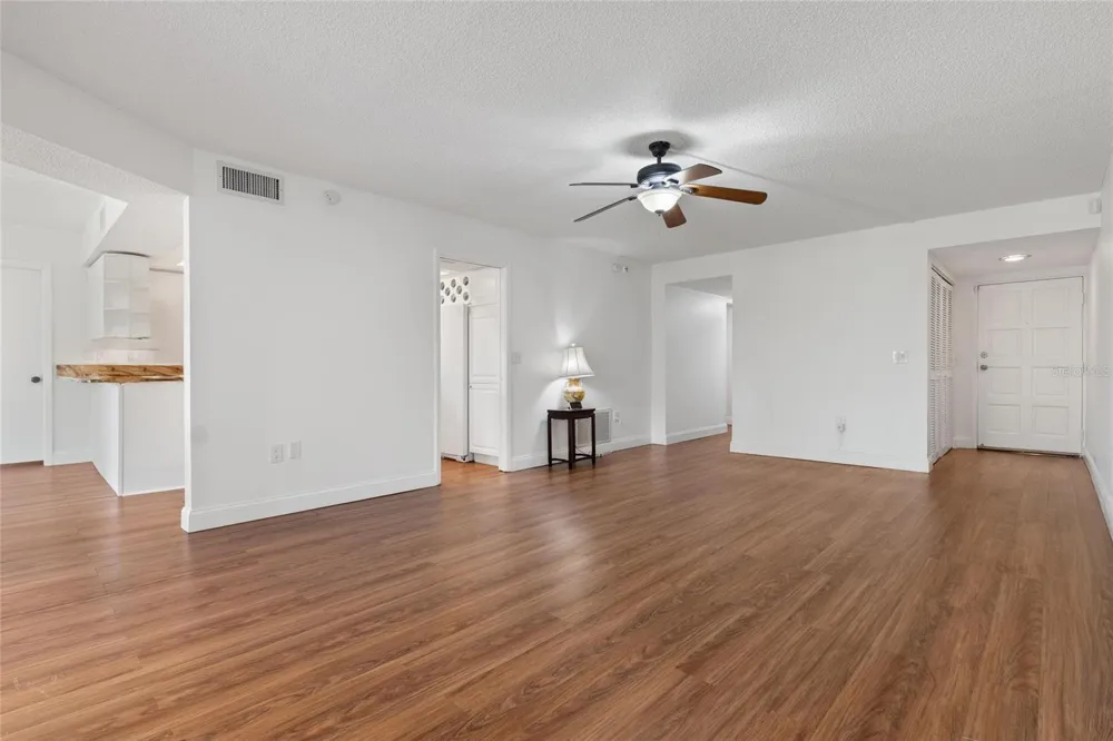 225 COUNTRY CLUB DRIVE #E343 Largo, FL 33771