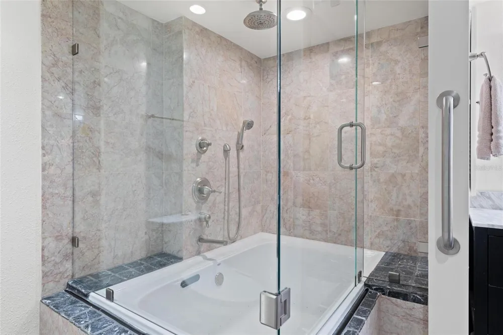 225 COUNTRY CLUB DRIVE #E343 Largo, FL 33771