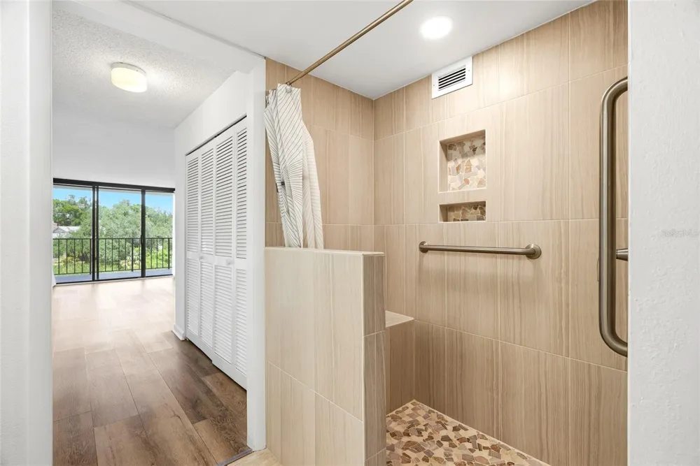 220 BELLEVIEW BOULEVARD #207 Belleair, FL 33756