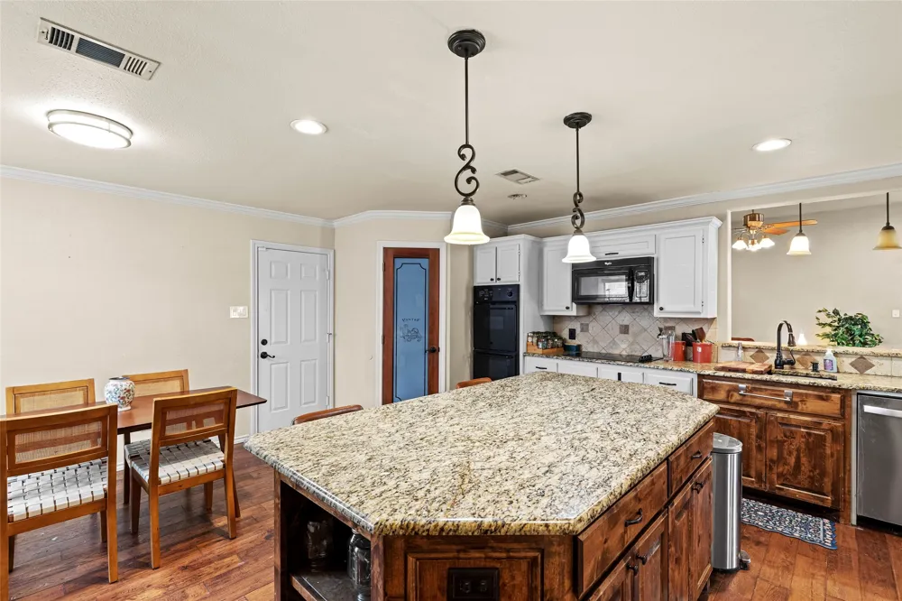 7732 Sagebrush Court North Richland Hills, TX 76182