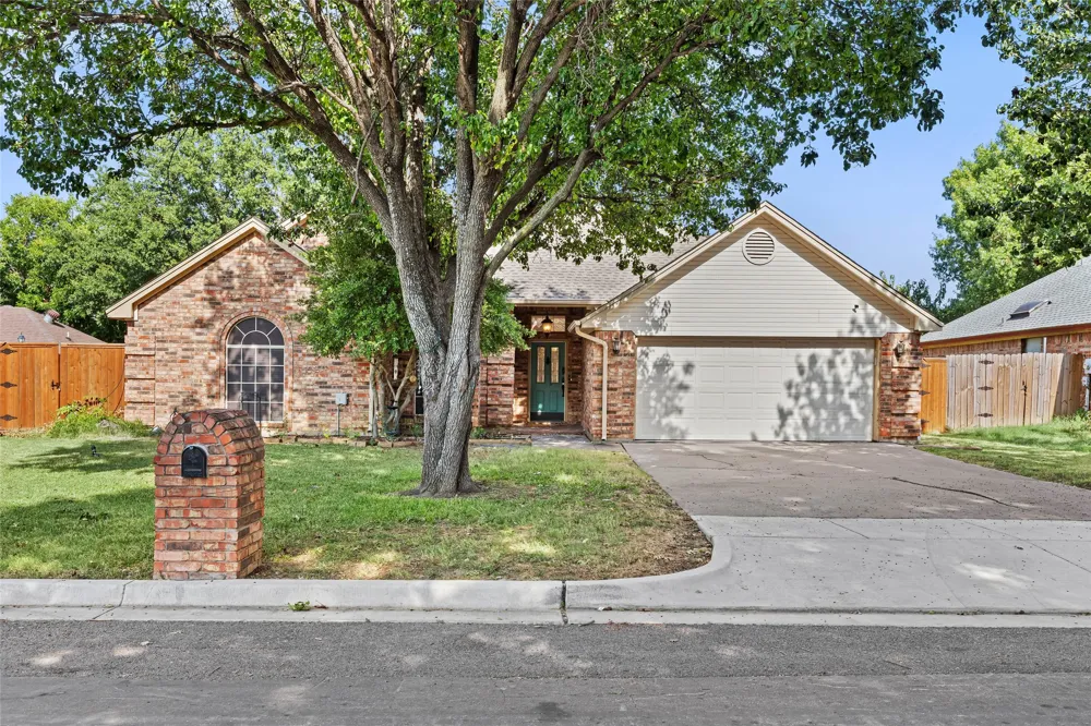 7732 Sagebrush Court North Richland Hills, TX 76182