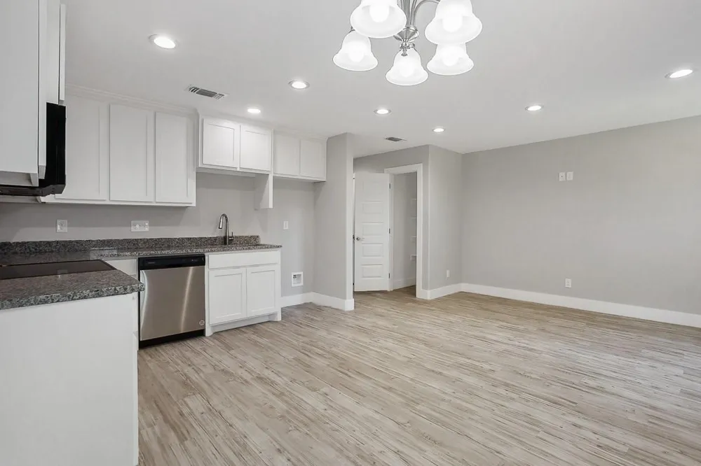 818 W Walker Street Denison, TX 75020